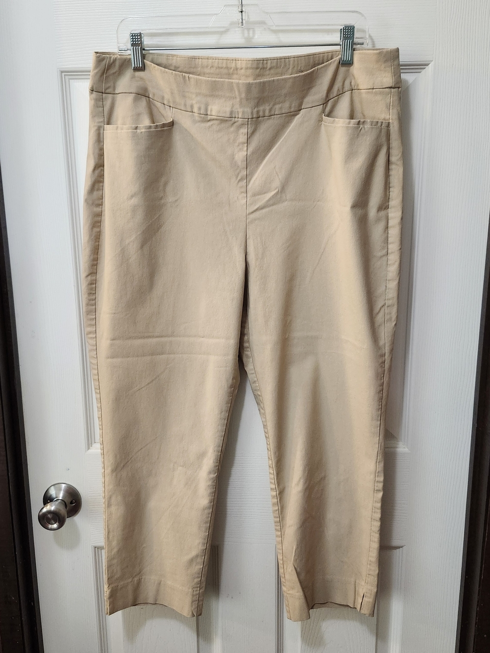 Chico's Pull On Stretch Beige Cropped Capris With Pockets Sz Chico 3 (Plus 16)